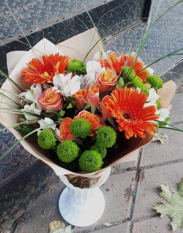 Букет цветов из: Герберы, Хризантемы, Альстромерии и Розы в Дубровке