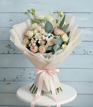 Букет цветов из:  Розы и Лизиантусы в Дубровке