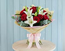 Букет цветов из:  Лилии и Розы в Дубровке