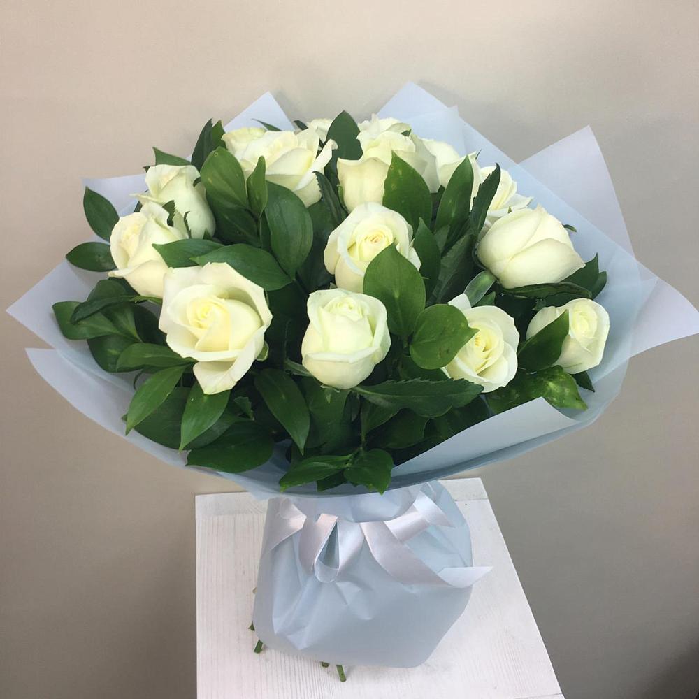 Букет 15 Белых роз Проуд в Дубровке