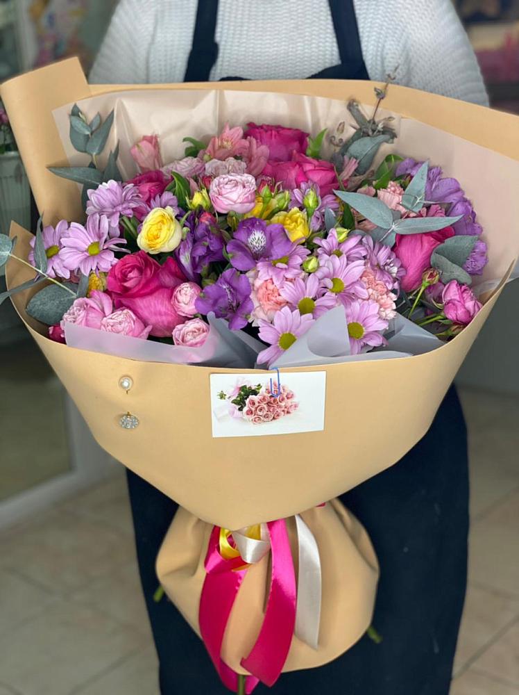 Букет цветов из: Хризантемы, Гвоздики и Альстромерии в Дубровке