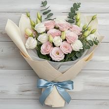 Букет цветов из:  Лизиантусы в Дубровке