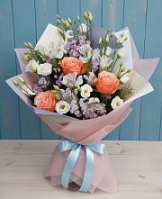 Букет цветов из:  Лизиантусы, Розы, Альстромерии и Гипсофила в Дубровке