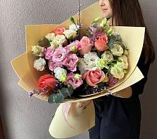 Букет цветов из:  Розы, Лизиантусы и Гвоздики #REPLACE_PRED# Дубровке