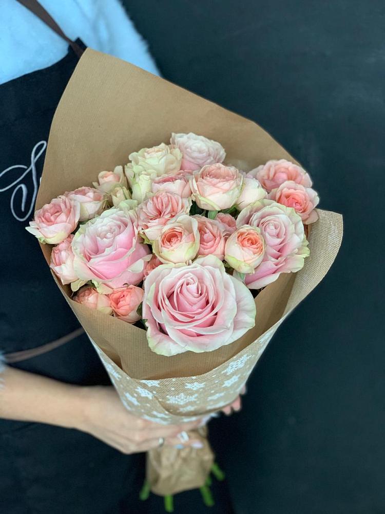 Букет цветов из: Хризантемы и Розы в Дубровке