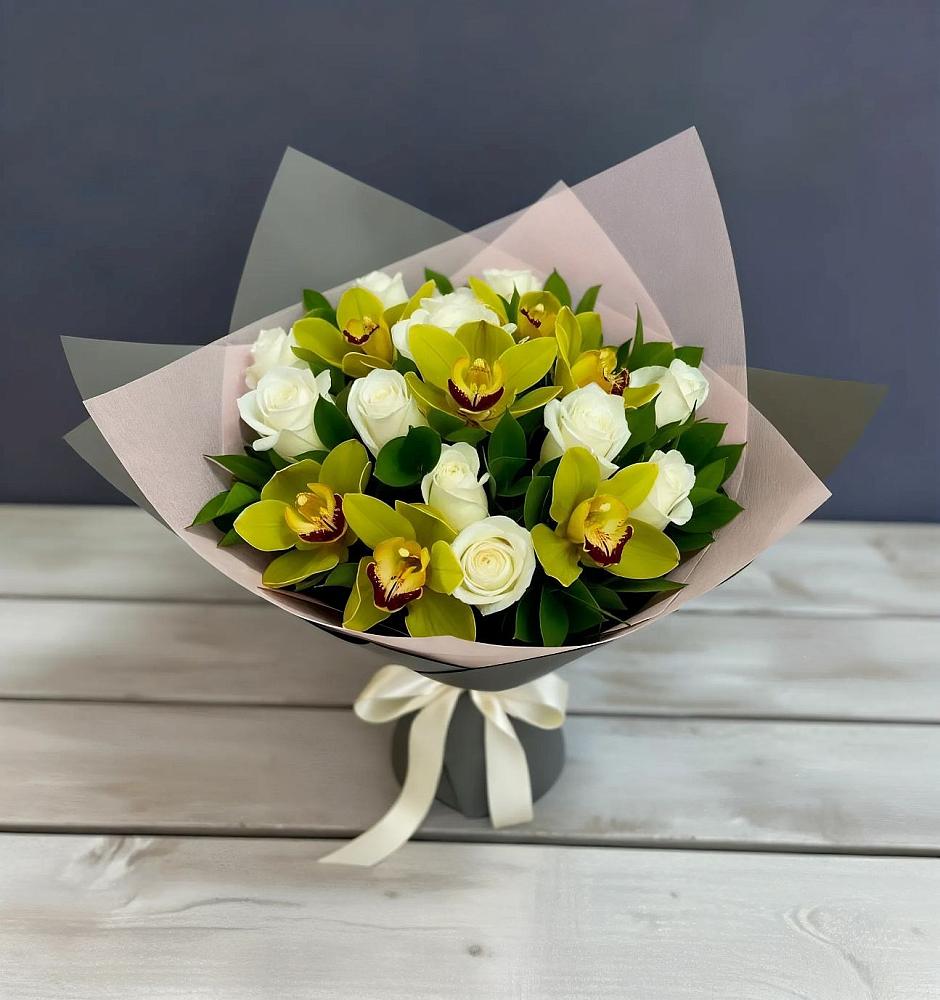 Букет цветов из: Орхидеи и Розы в Дубровке