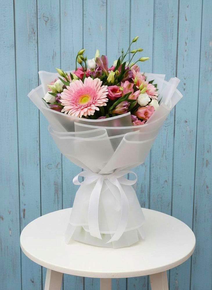 Букет цветов из: Герберы, Альстромерии и Лизиантусы в Дубровке