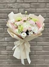 Букет цветов из:  Гвоздики, Розы, Лизиантусы и Хризантемы в Дубровке