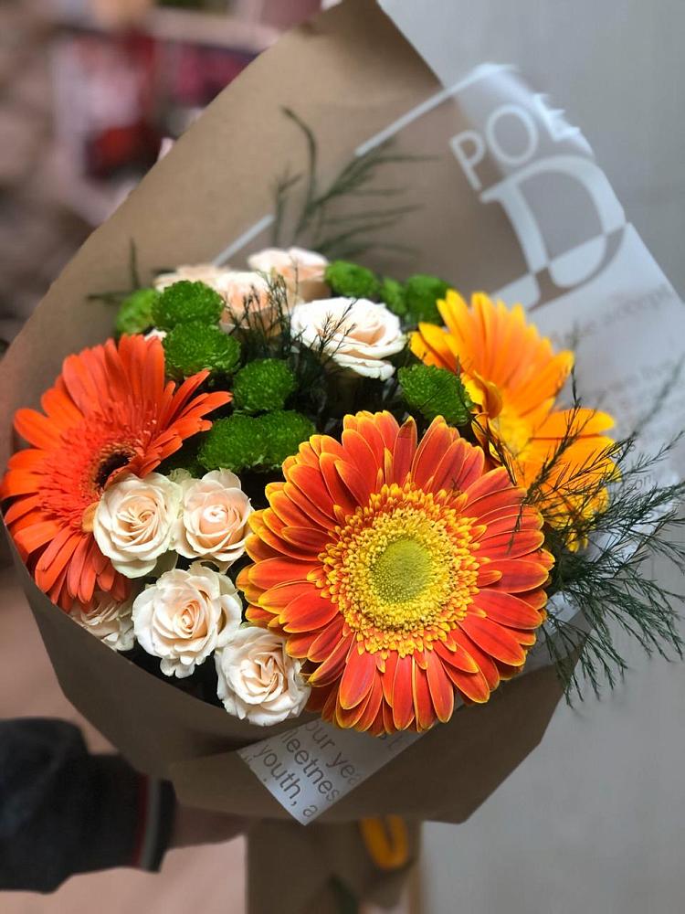 Букет цветов из: Герберы, Хризантемы и Розы в Дубровке