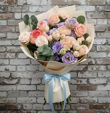 Букет цветов из:  Розы, Лизиантусы и Гвоздики в Дубровке