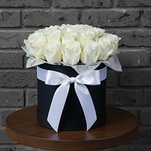 Цветочная композиция из Розы в шляпной коробке в Дубровке